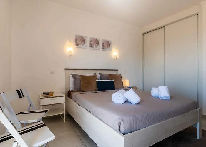 White T1 - Ocean View Albufeira