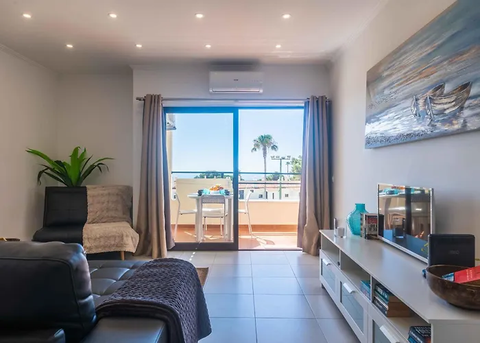 White T1 - Ocean View Apartment