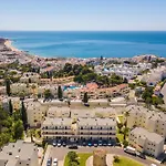 White T1 - Ocean View البوفيرا